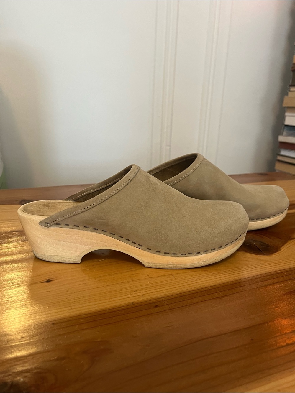 No. 6 clogs size 39